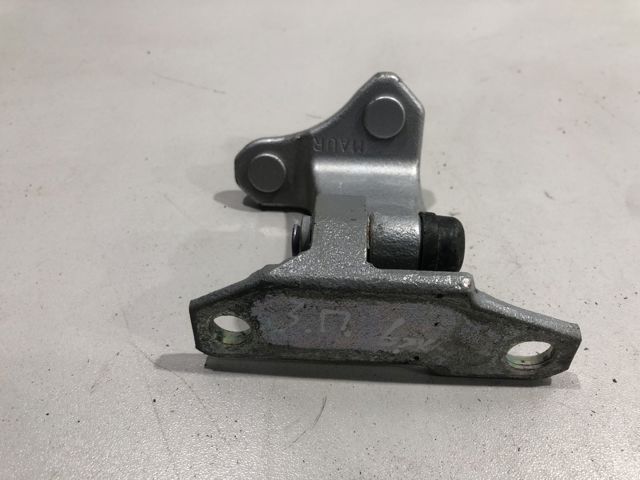 Петля двери задней правой 824004GA0A NISSAN