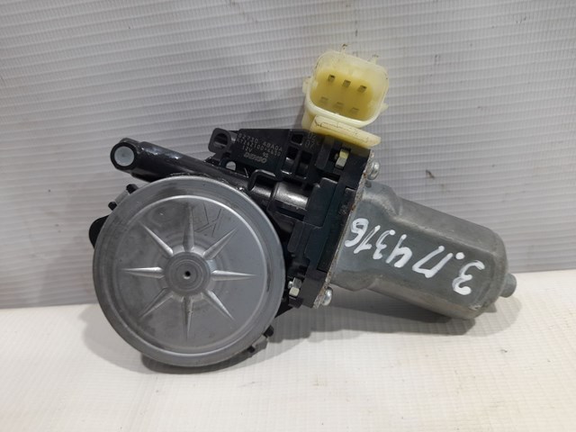 Моторчик стеклоподъемника двери задней, правой 827304BA0A NISSAN