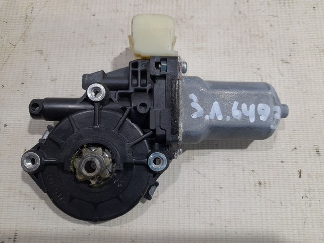 Моторчик стеклоподъемника двери задней, левой 827314BA0A NISSAN