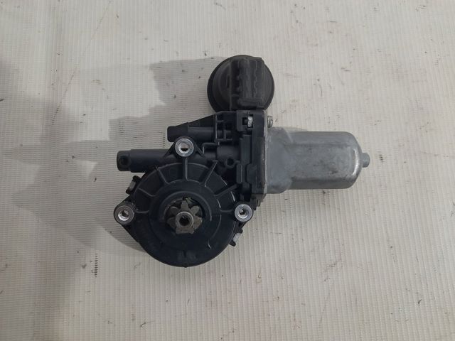 Мотор стеклоподъемника двери задней, левой 827314GA1A NISSAN