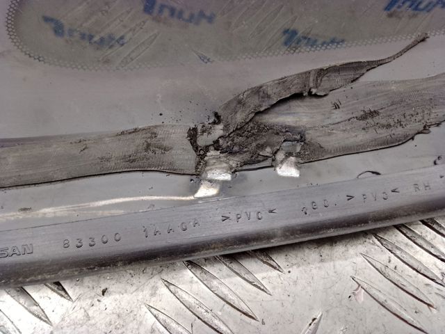 833001AA0C NISSAN Стекло кузова (багажного отсека) правое купить в Ирпень