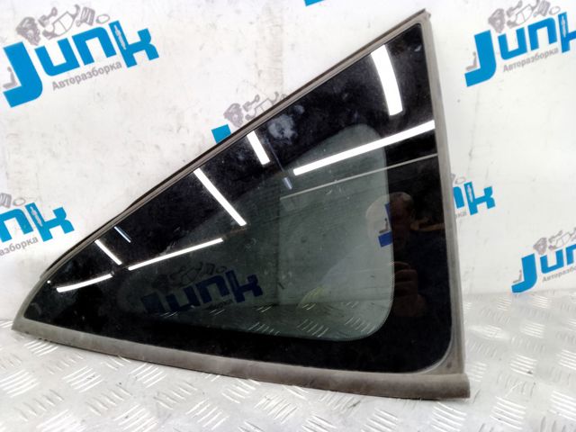 833001AA0C Стекло кузова (багажного отсека) правое купить Николаев