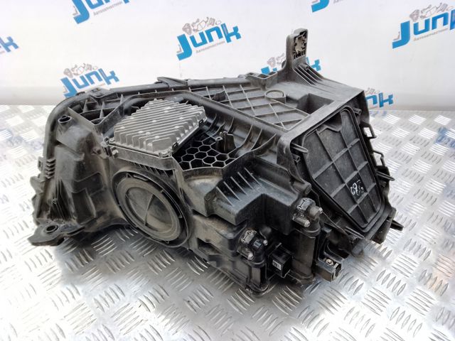 83A941011B VAG Левая фара купить в Харьков