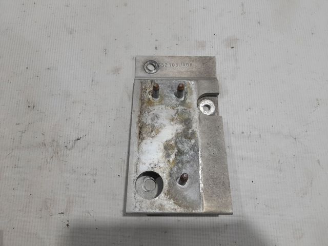 Кронштейн усилителя заднего бампера 852103JA0A NISSAN