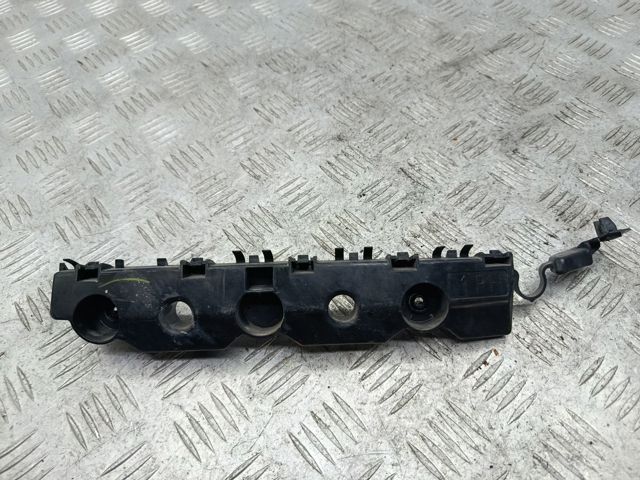 Направляющая заднего бампера, правая 852205NA0A NISSAN