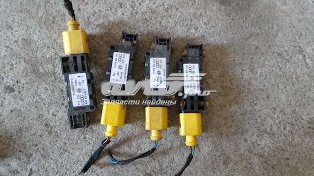 8E0959643A Датчик удара купить Ирпень