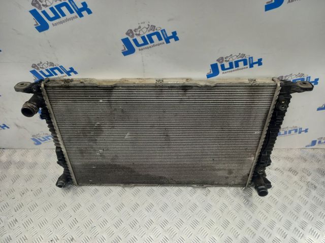 Радиатор охлаждения двигателя для audi q5 2008-2012 8K0121251Q