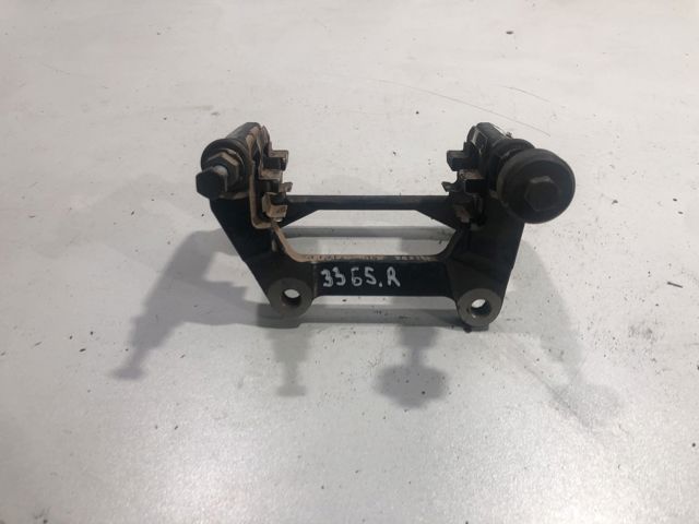 Скоба суппорта заднего 8K0615426A VAG