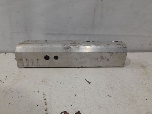 Кронштейн усилителя заднего бампера 8K0807332A VAG