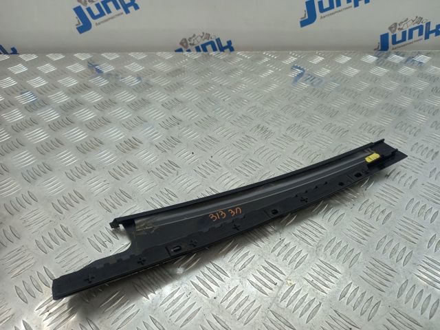 Накладка задней двери, правой, вертикальная 8K0839902K5FQ VAG