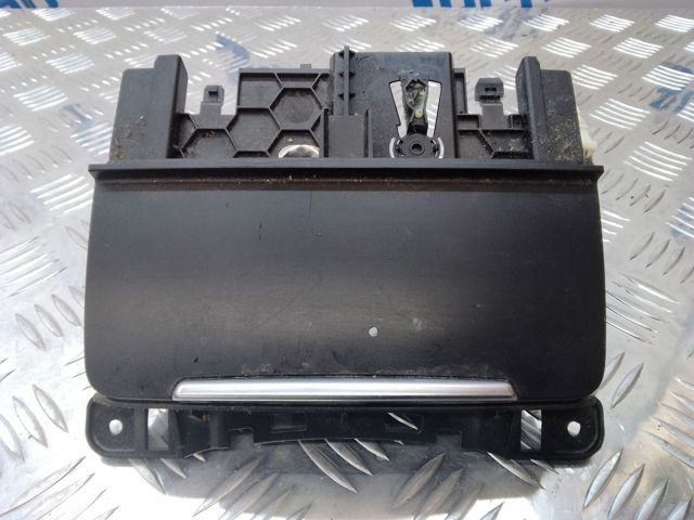 8K0857951CV10 Пепельница центральной консоли купить Чернигов