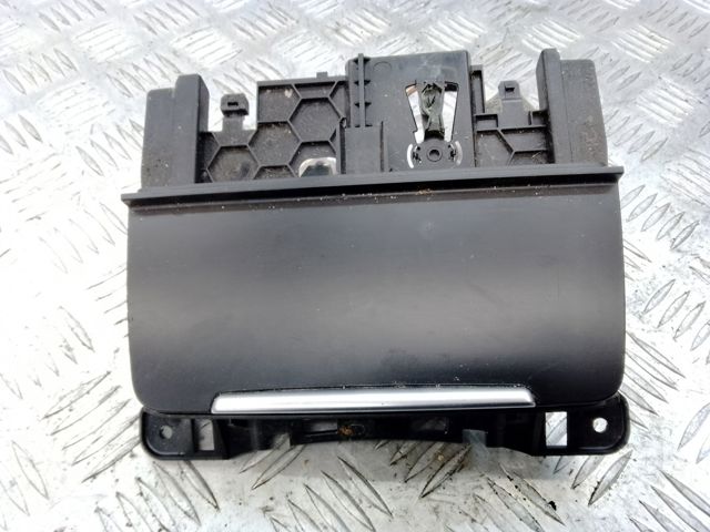 VAG 8K0857951CV10 Пепельница в наличии Николаев