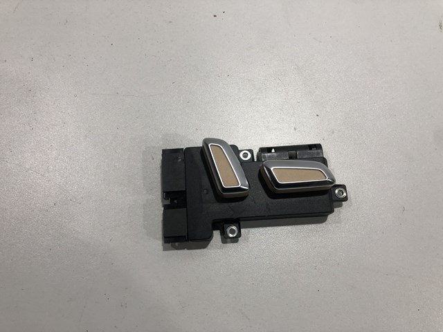 Блок кнопок механизма регулировки сиденья правый 8K0959748C VAG