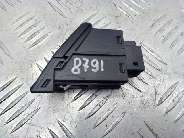 VAG 8K1941509AV10 Кнопка аварийки в наличии Черновцы