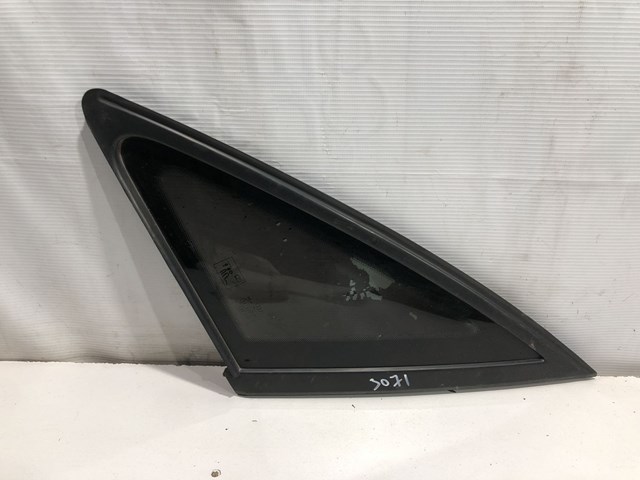 Стекло кузова/багажного отсека, правое 8K5845300G VAG