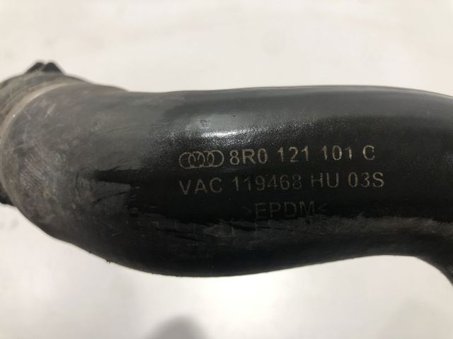 8R0121101C VAG Шланг (патрубок) радиатора охлаждения верхний купить в Тернополь
