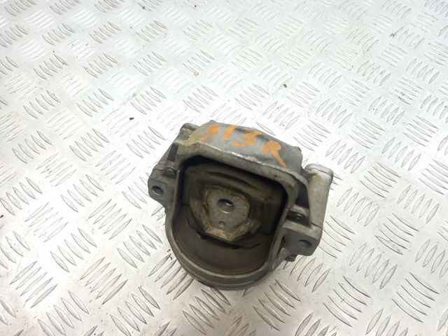 Опора двигателя 8R0199381AM VAG