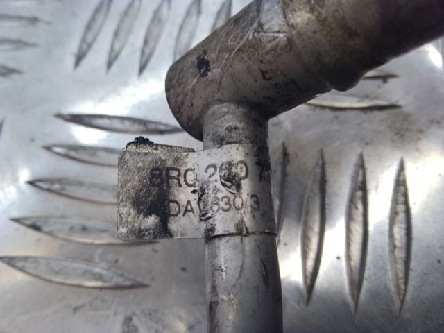 Шланг кондиционера, от радиатора к испарителю 8R0260710D VAG