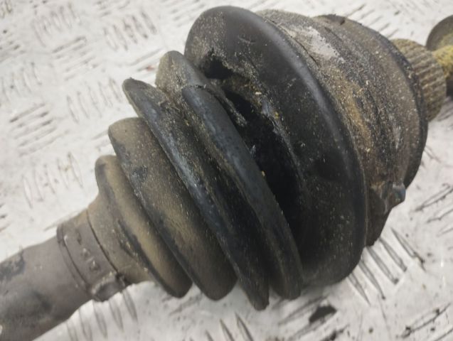 VAG 8R0407271C Полуось передняя в наличии Черкассы