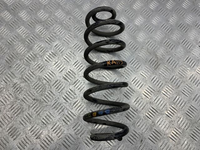 VAG 8R0511115CR Задняя пружина в наличии Киев