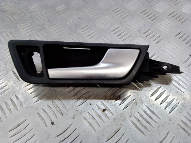 Ручка двери передней внутренняя правая 8R0837020A6PS VAG
