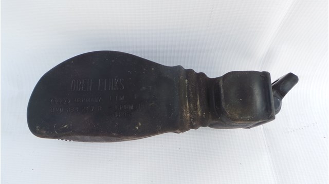 Ограничитель открывания задней двери 8R0839249C VAG