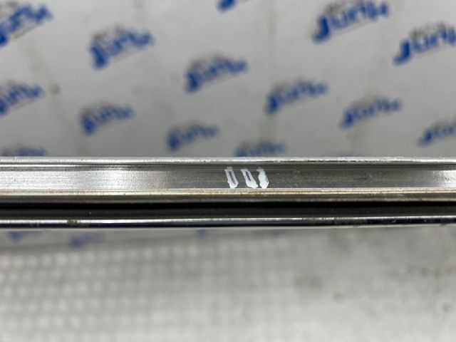 VAG 8R0853703B2ZZ Молдинг крыши левый в наличии Тернополь
