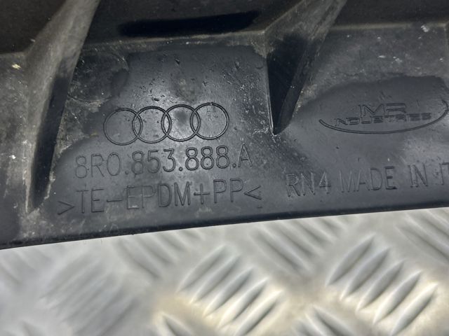 8R0853888A Спойлер переднего бампера правый купить Львов
