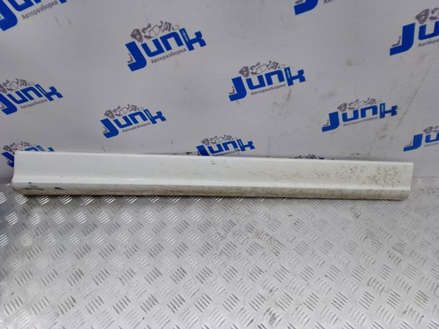 Молдинг двери передней правой 8R0853960BGRU VAG
