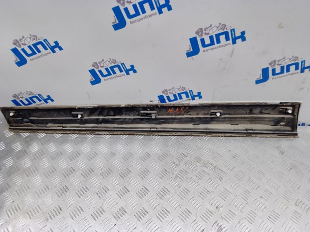 8R0853960BGRU VAG Молдинг двери передней правой купить в Ровно