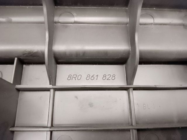 VAG 8R0861828C87A в наличии Днепр