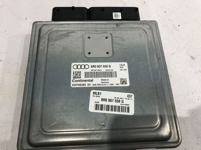 VAG 8R0907559G Блок управления двигателем в наличии Винница