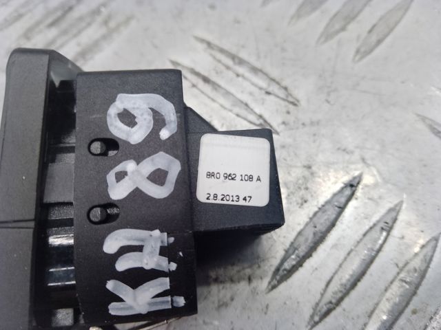 8R0962108AV10 VAG Кнопка блокировки дверей купить в Винница