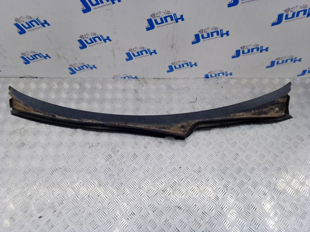 VAG 8R181940301C Водосток лобового стекла, жабо в наличии Украина