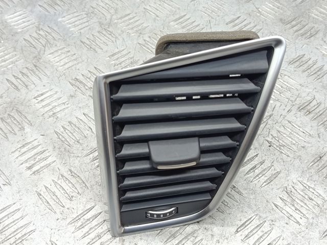 Решетка воздуховода левая 8R1820901J VAG