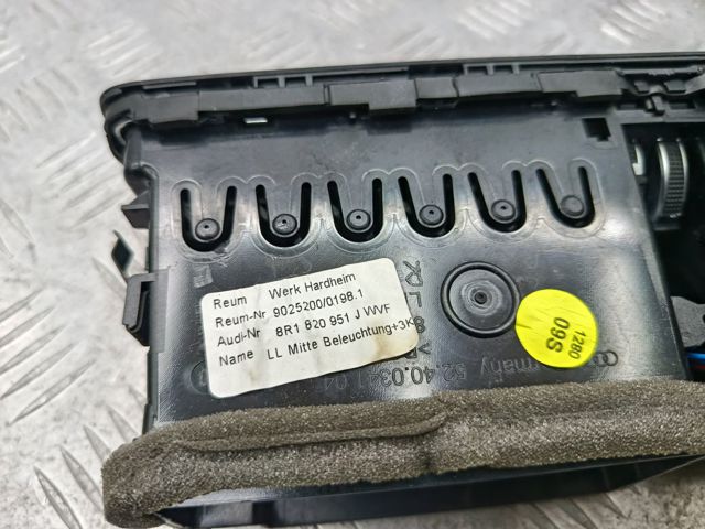 8R1820951JWVF VAG Решетка вентиляции салона на "торпедо" купить в Львов