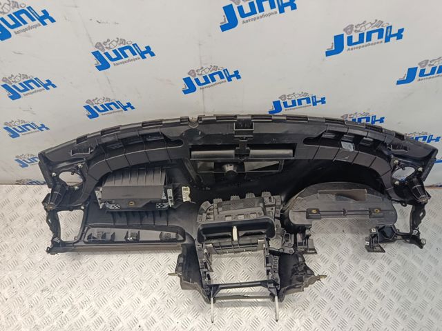 VAG 8R1857003GSD1 Панель салона передняя "торпедо" в наличии Украина