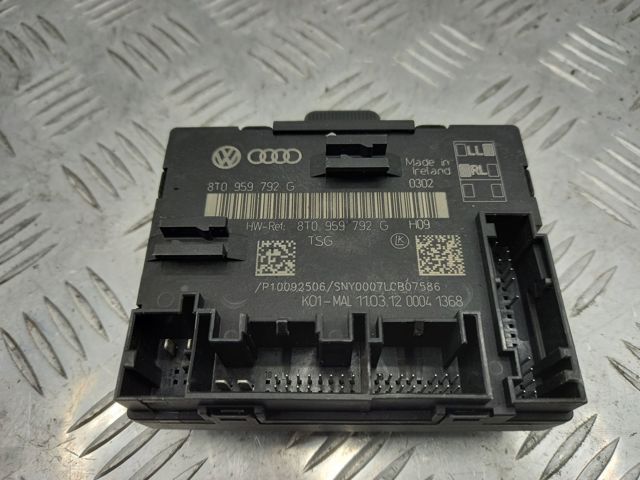 Блок комфорта передней двери 8T0959792G VAG