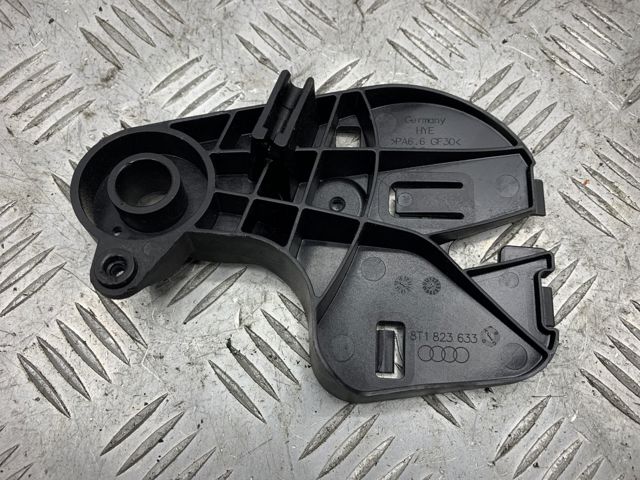 Кронштейн ручки открывания капота 8T1823633A01C VAG