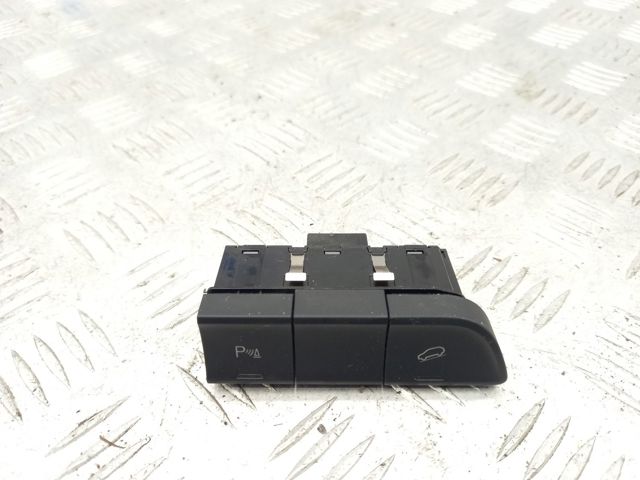Блок кнопок центральной консоли 8U0959674B5PR VAG