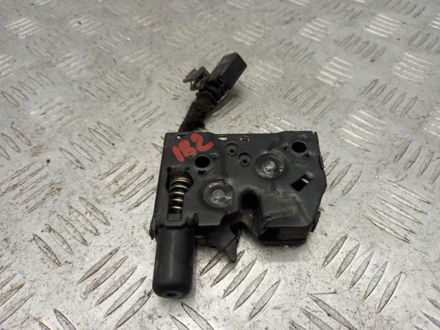 Замок капота 8V0823509 VAG