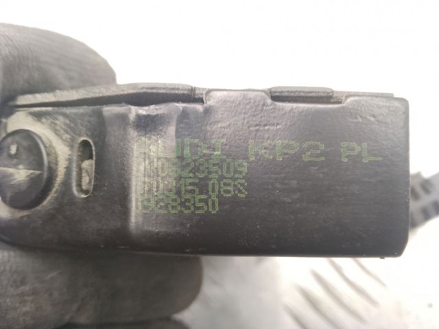 VAG 8V0823509 Замок капота в наличии Львов