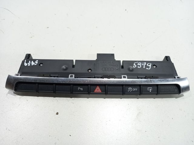 Блок кнопок центральной консоли 8V0925301AH VAG