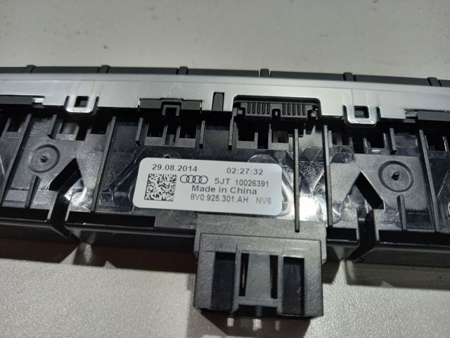 8V0925301AH VAG Блок кнопок центральной консоли купить в Кривой Рог