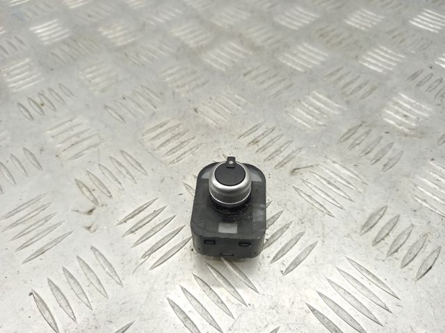 Блок управления зеркалами заднего вида, на двери 8V0959565D VAG