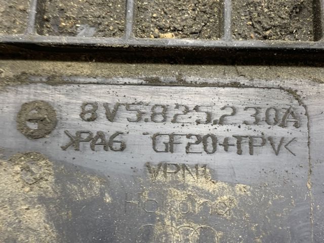 VAG 8V5825230A Защита днища задняя левая в наличии Сумы