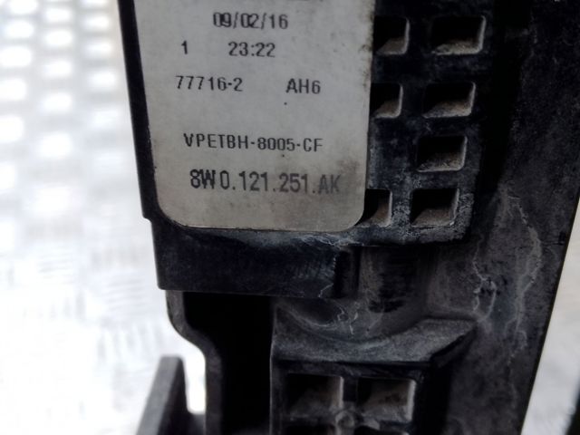 8W0121251AK Радиатор купить Киев