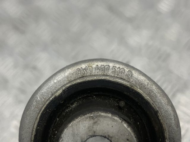 Рычаг передней подвески верхний, правый 8W0407510D VAG