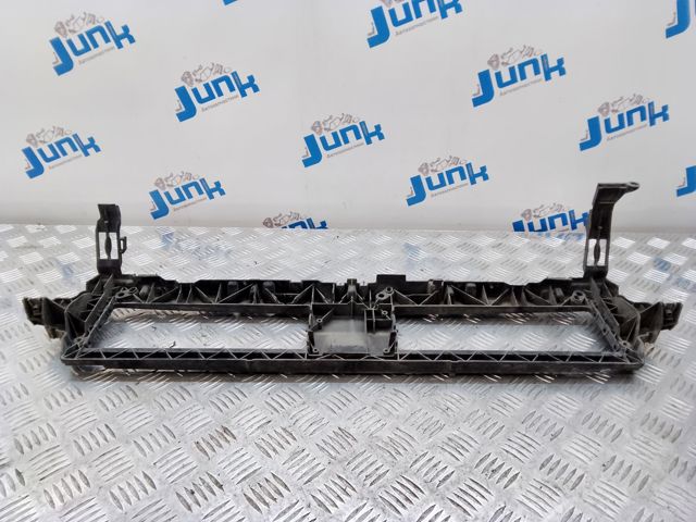 8W0807771 VAG Кронштейн решетки радиатора купить в Чернигов