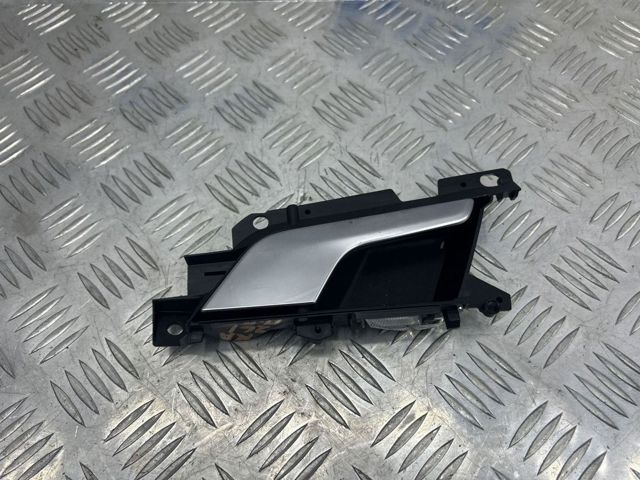 8W0837020C4PK Ручка двери передней внутренняя правая купить Харьков